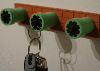 I’m in love with this 3D-printable Mario-themed key holder, and I think you’ll like it too