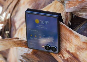 Samsung Galaxy Z Flip 7 review: Polish over everything else