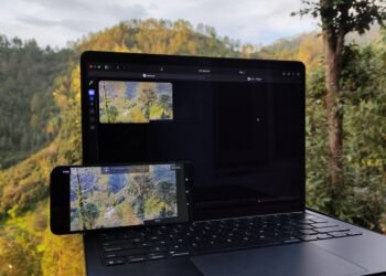 I recycled my old phone by turning it into a DIY dashcam