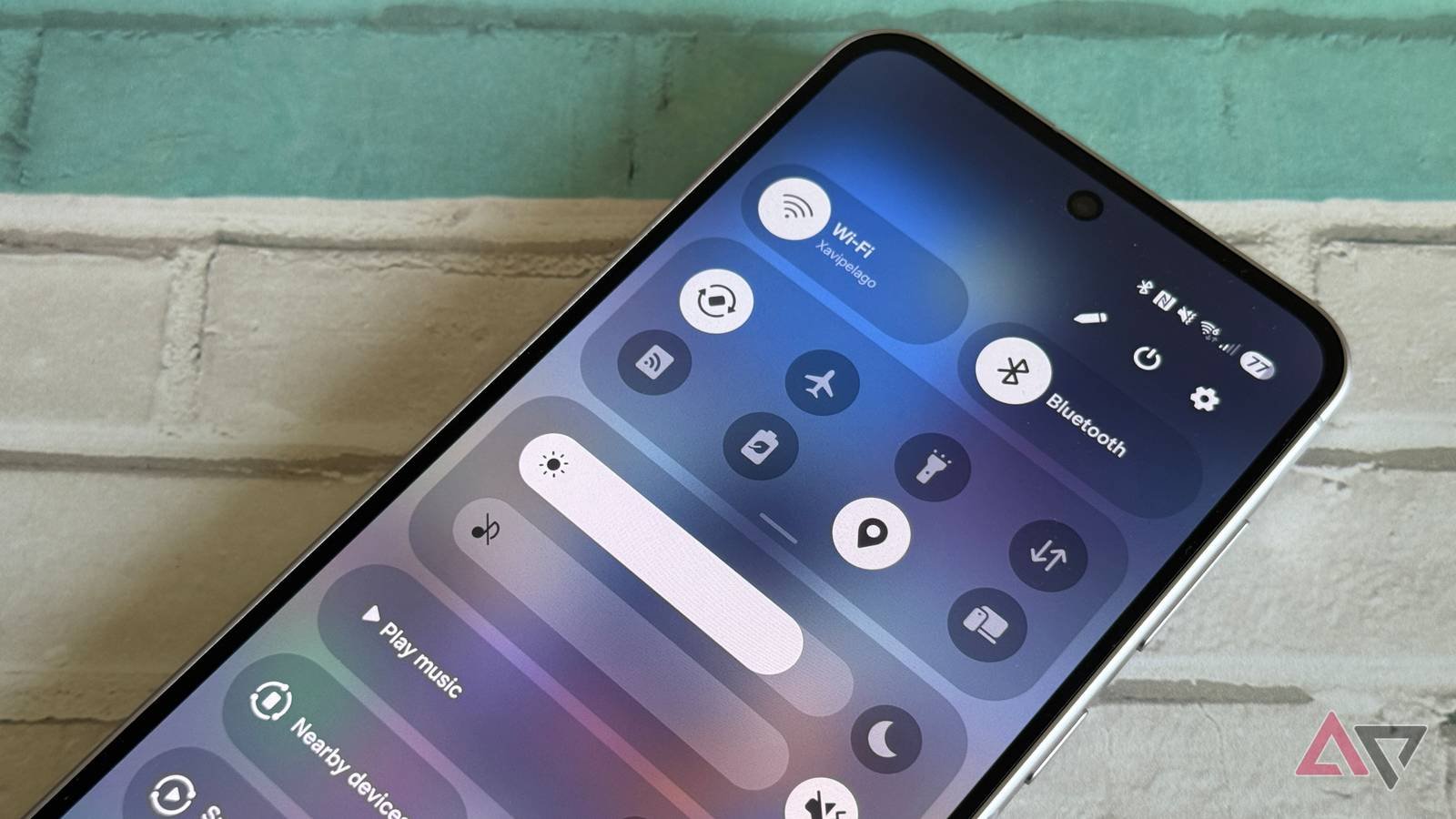 One UI 8.5 might intelligently handle Wi-Fi and data swaps so you don’t have to